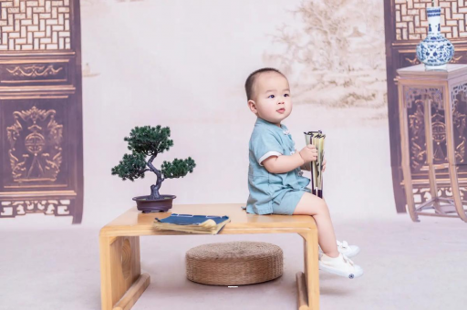 沙洋四个月宝宝可以坐着吗